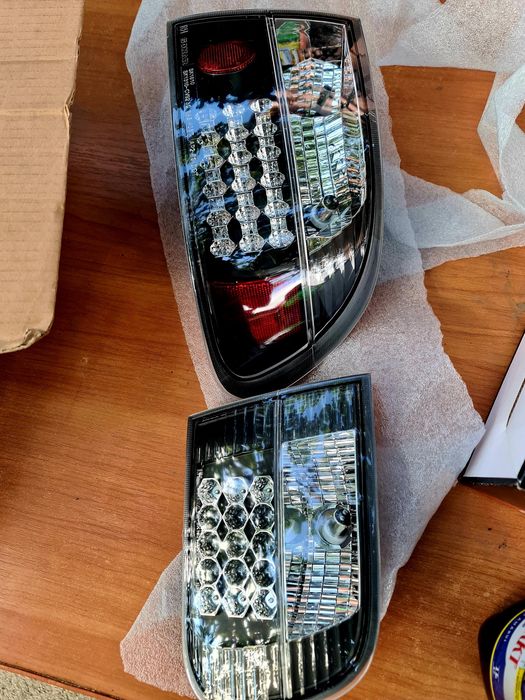 Set lampă si triple stopuri Honda Civic sedan 1996-2000. Nou