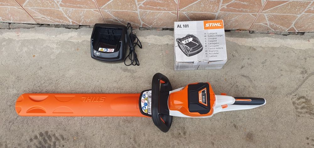 Foarfeca tuns gard viu stihl HSA 50.