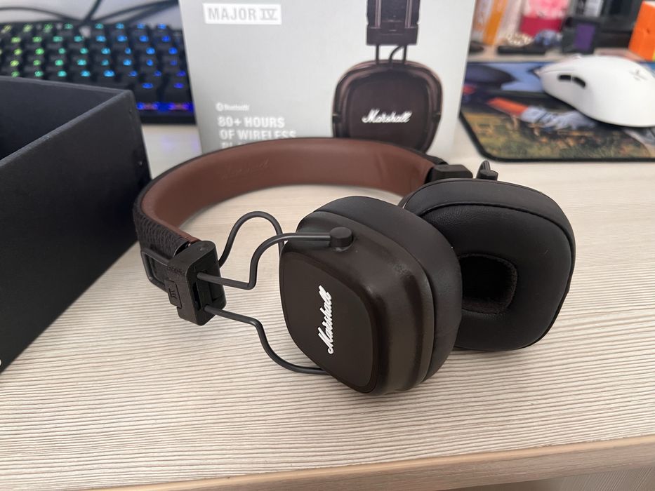 Продам наушники Marshall Major IV