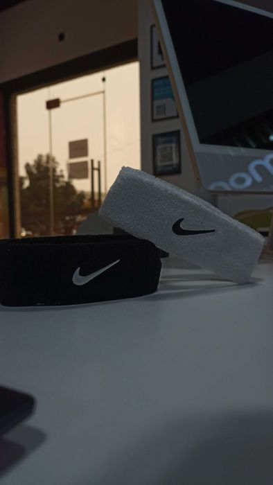 Повязка от бренда найк