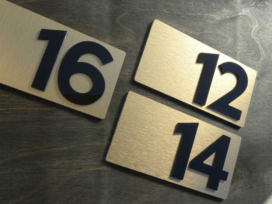 Табели за Хотели и Апартаменти , Надписи Цифри за Врати. Номера Врата