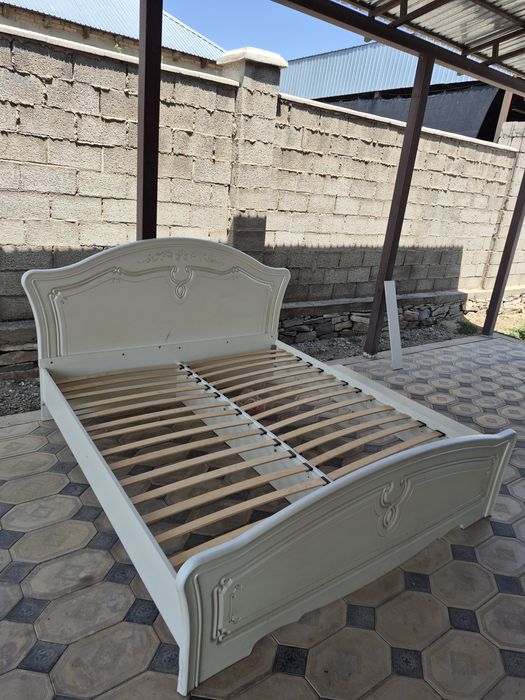 Спальний кровать