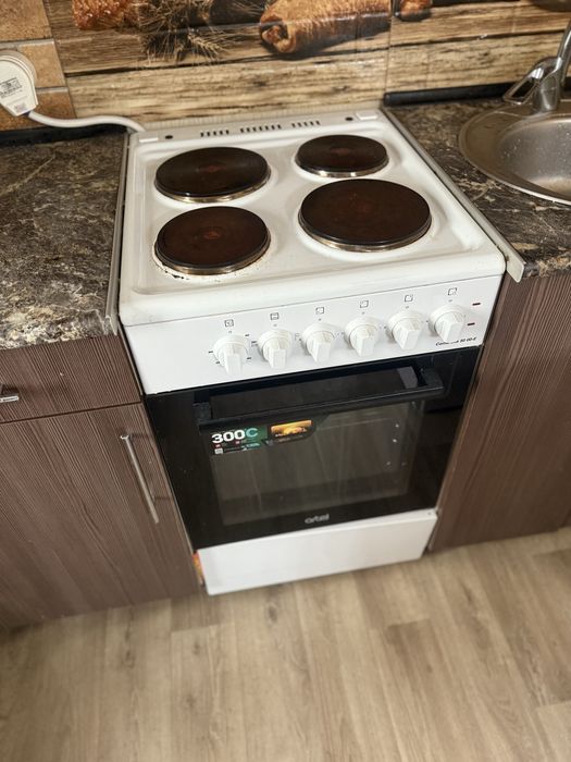 Продам электрическую плиту