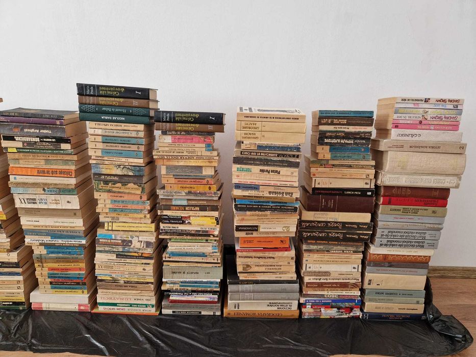 Vând lot 405 cărți vechi – 2 lei/buc - literatură română și universală