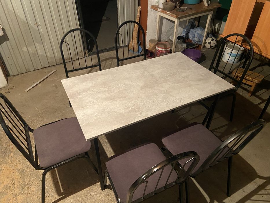 Продам кухонные столы