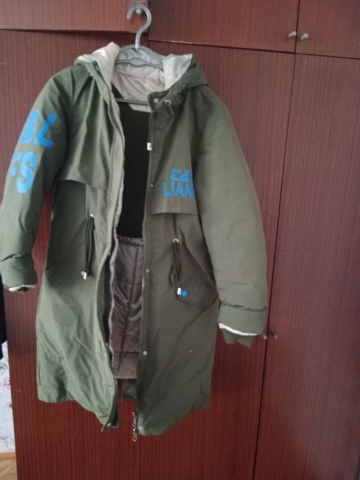 Продам куртки все на 48 размер.