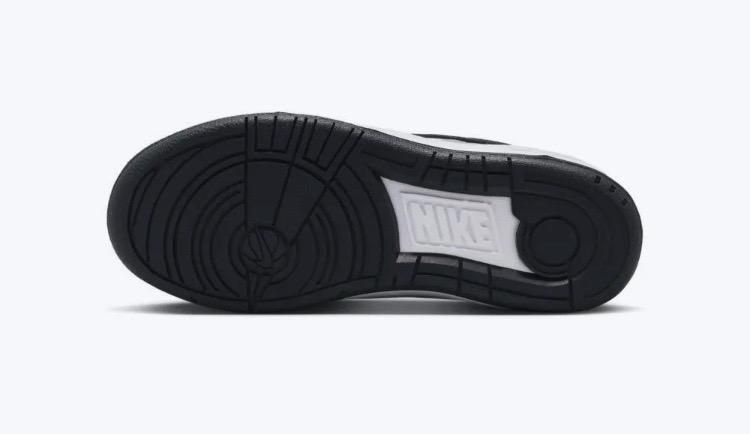 Продам кроссовки