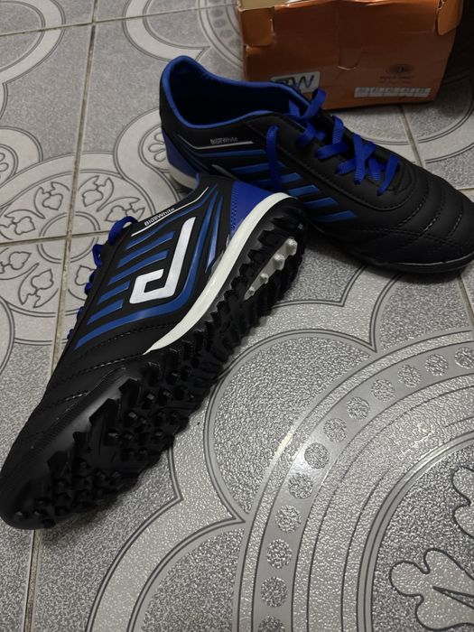 Pantofi sport fotbal