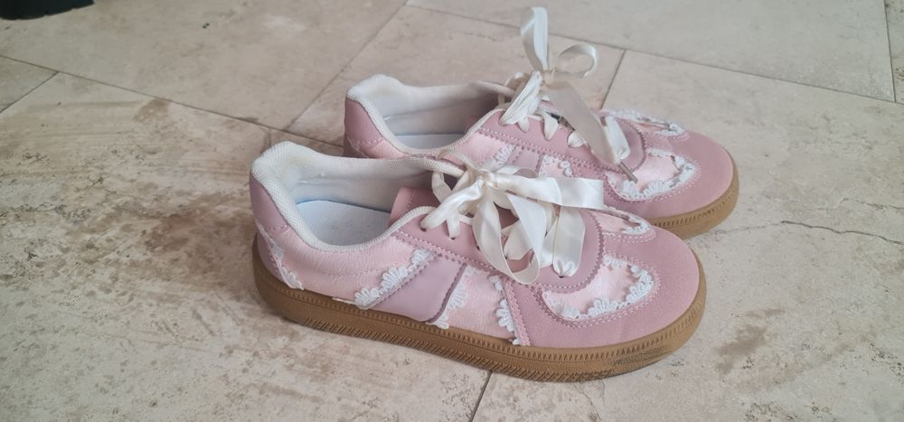 Adidasi fete moderni mas 35