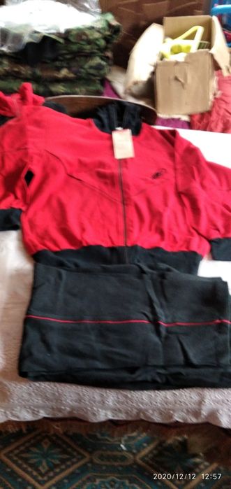 * Спортни екипи и спортни горнища*