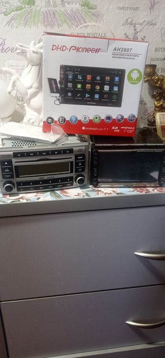 Три автомагнитолы