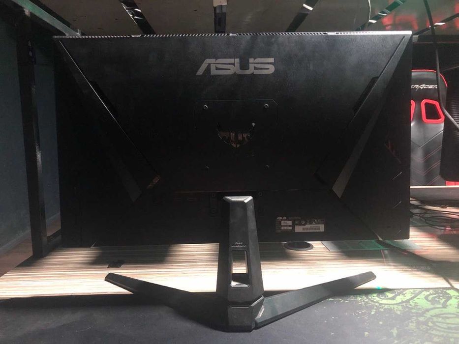 Монитор со звуком ASUS 165 герц