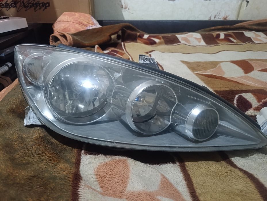 Фары на Тойота Камри 35