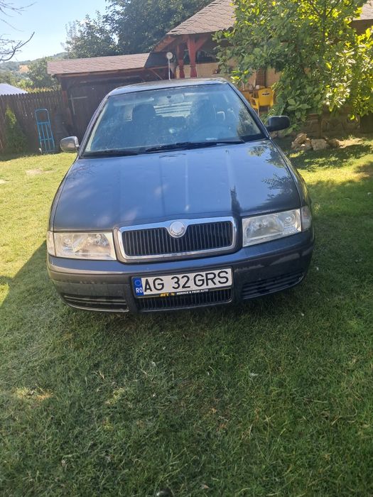 2 Skode  octavia tour