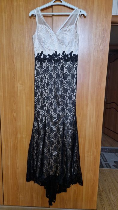 Продам вечерние платья