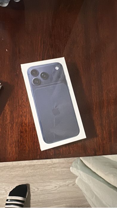 17 pro max deep blue