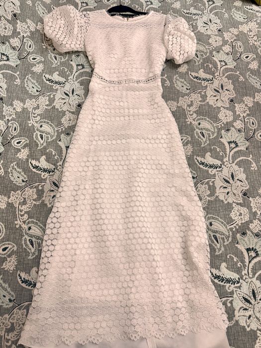 Красивое белое платье