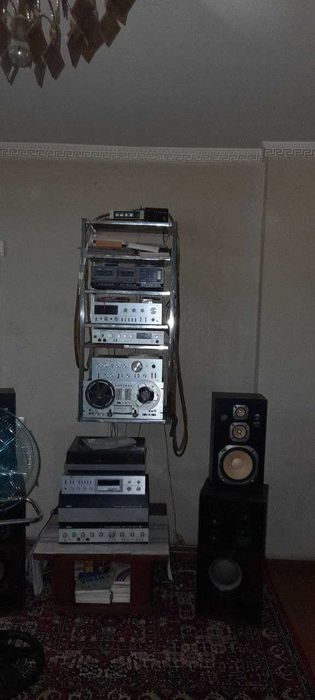 катушечный магнитофон Акай 77