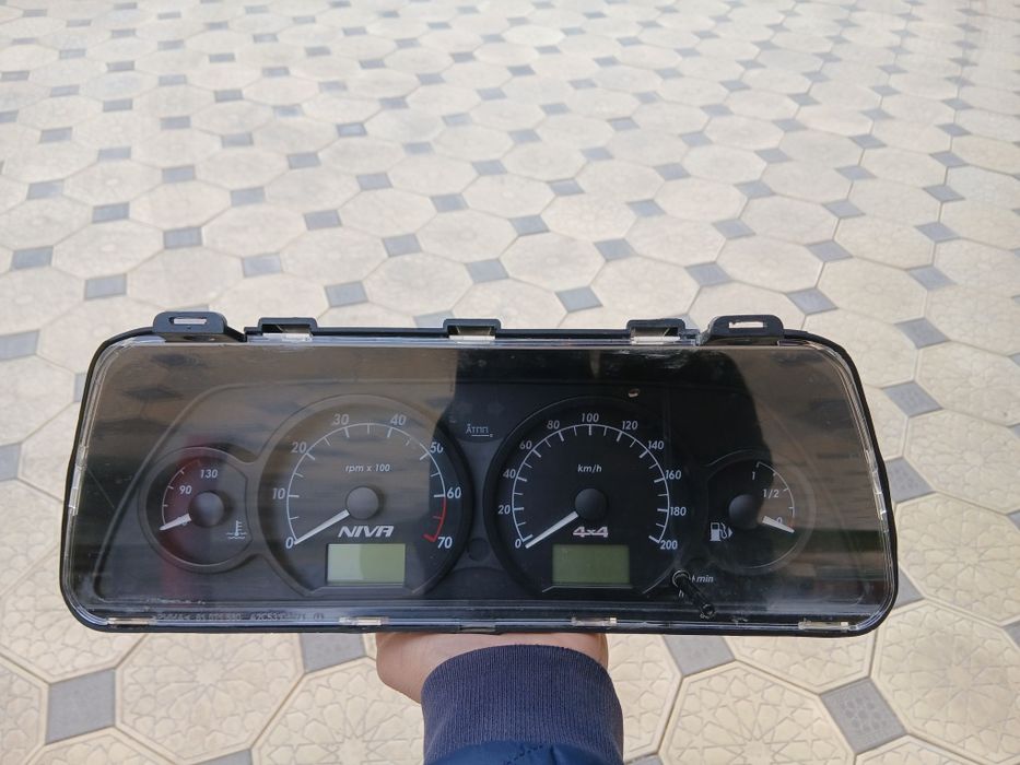 Щиток нива 21213