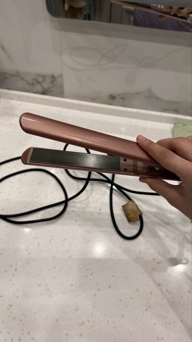 Продаю Утюжок Cronier