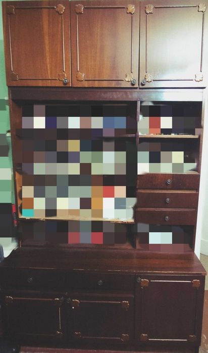 ПОДАРЯВА СЕ Масивна секция от дърво