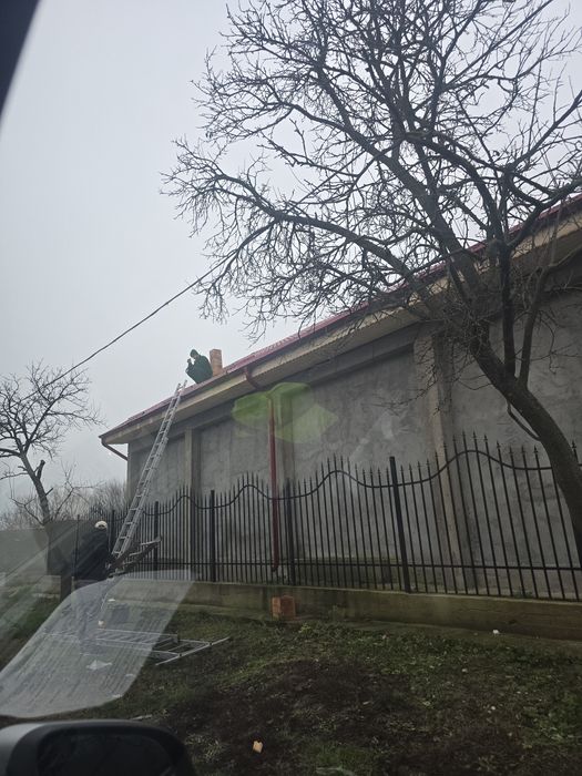 Executam acoperisuri servicii de reparatii acoperis, reparatii la urg