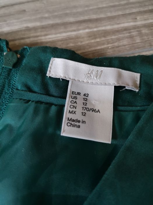 Rochie de culoare verde smarald