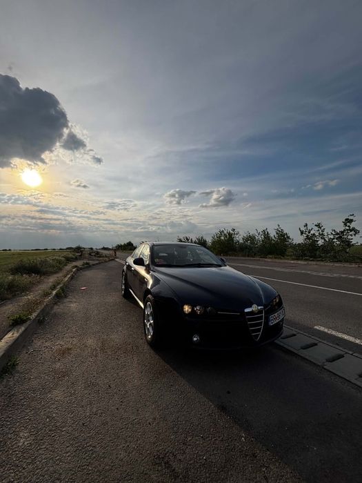 Vând Alfa Romeo 159