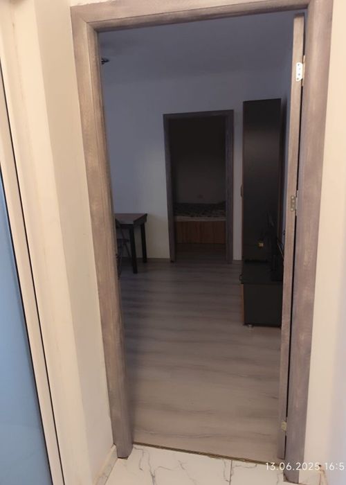 Închiriez apartament