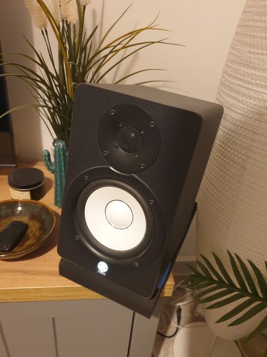 Yamaha HS50M studio monitors
