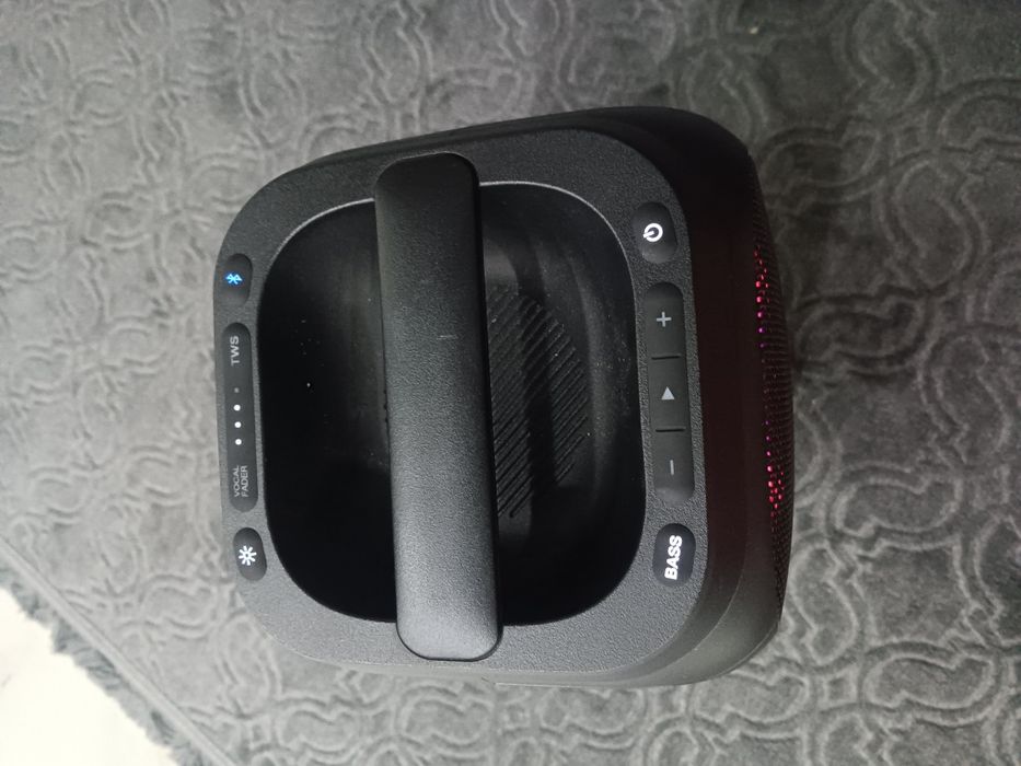 Vând boxă hisense mai multe detalii în privat și nu trimit