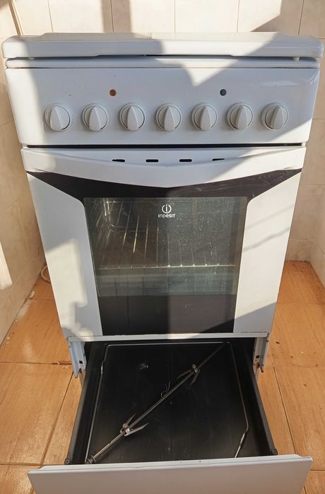 Готварска печка Indesit