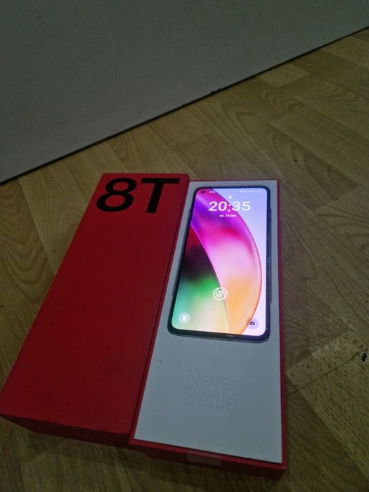 One plus 8t 256/12