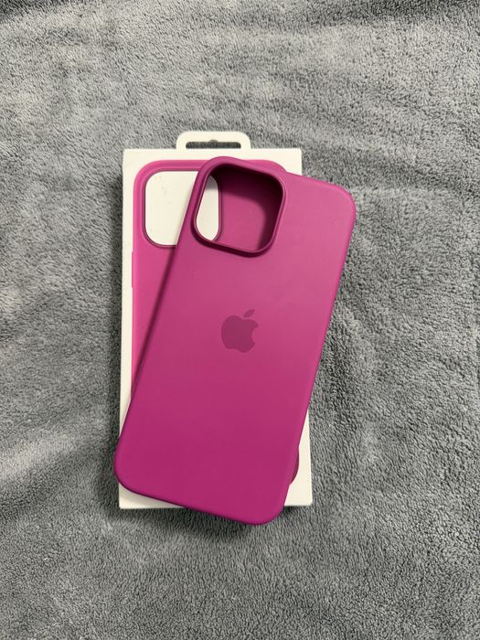 Чехол на iPhone 16 Pro Max