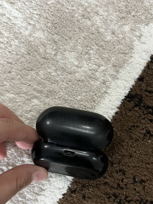 Наушник новый хорошый