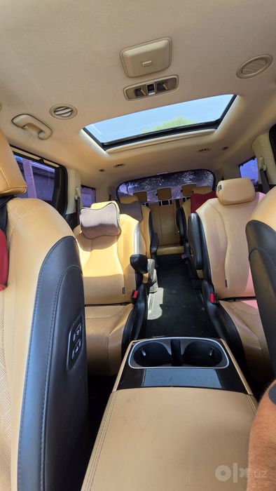 Kia carnival miniven