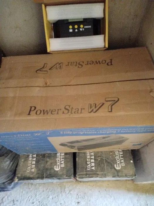 Солнечный панель с батареями новый