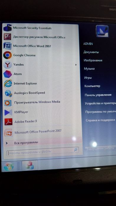 Ноутбук  Самсунг рабочий.