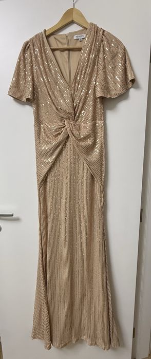 Официална рокля, нова