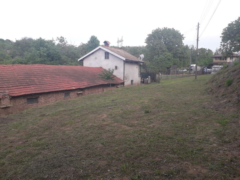 Продавам къща в гр. Русе, местност Сухия Кладенец