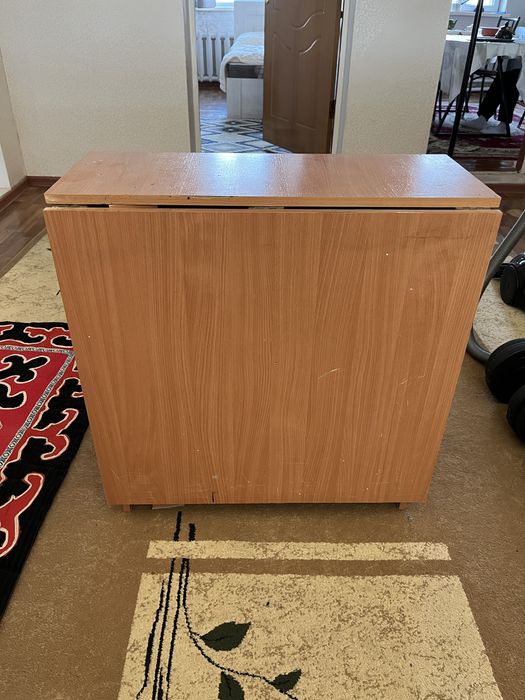 Продам стол книжка