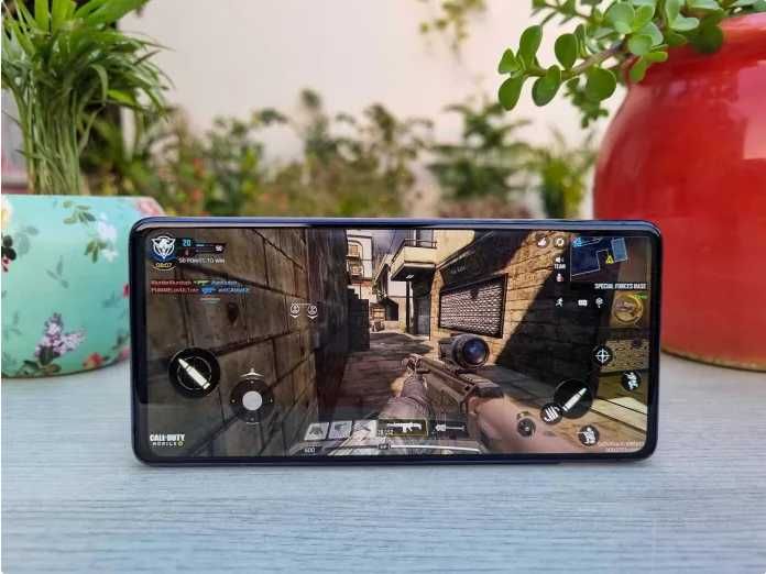 Samsung Galaxy S20 FE 128GB Navy Blue, 4 500 mAh батерия - перфектен