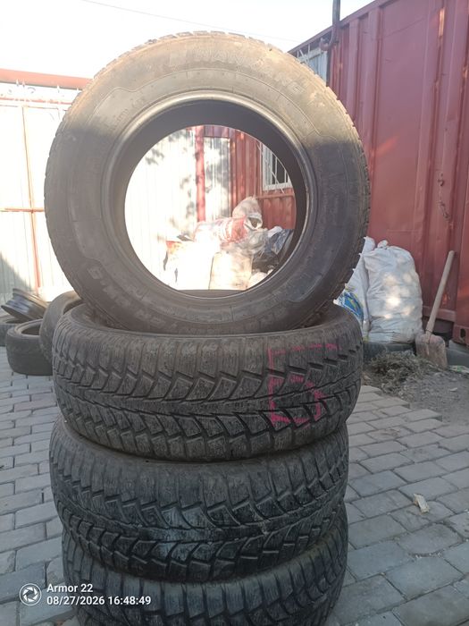 Продам шины комплект на 17