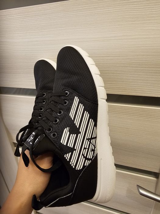 Женские чёрные кроссовки EA7