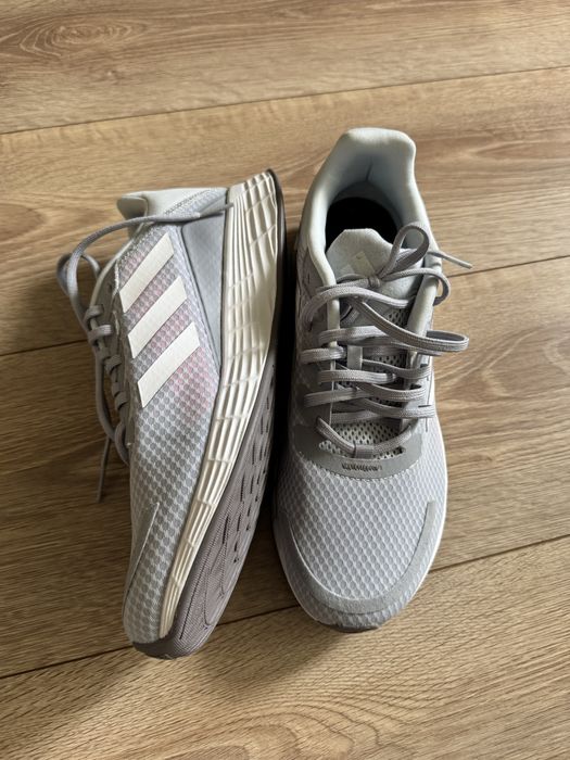 Чисто нови маратонки Adidas 42 номер - дамски