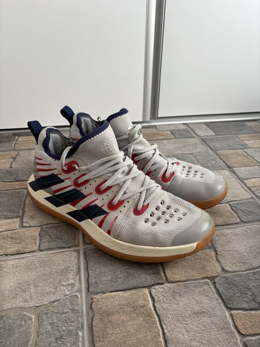 Adidas stabil in stare foarte buna.