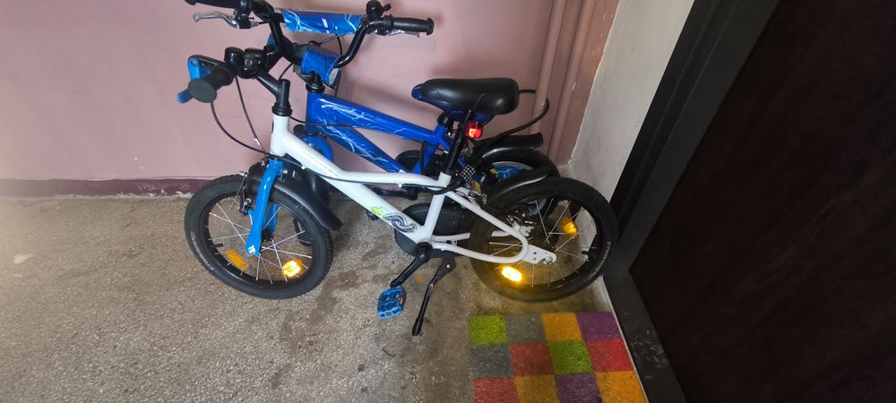 Bicicleta copii 4 - 7 ani