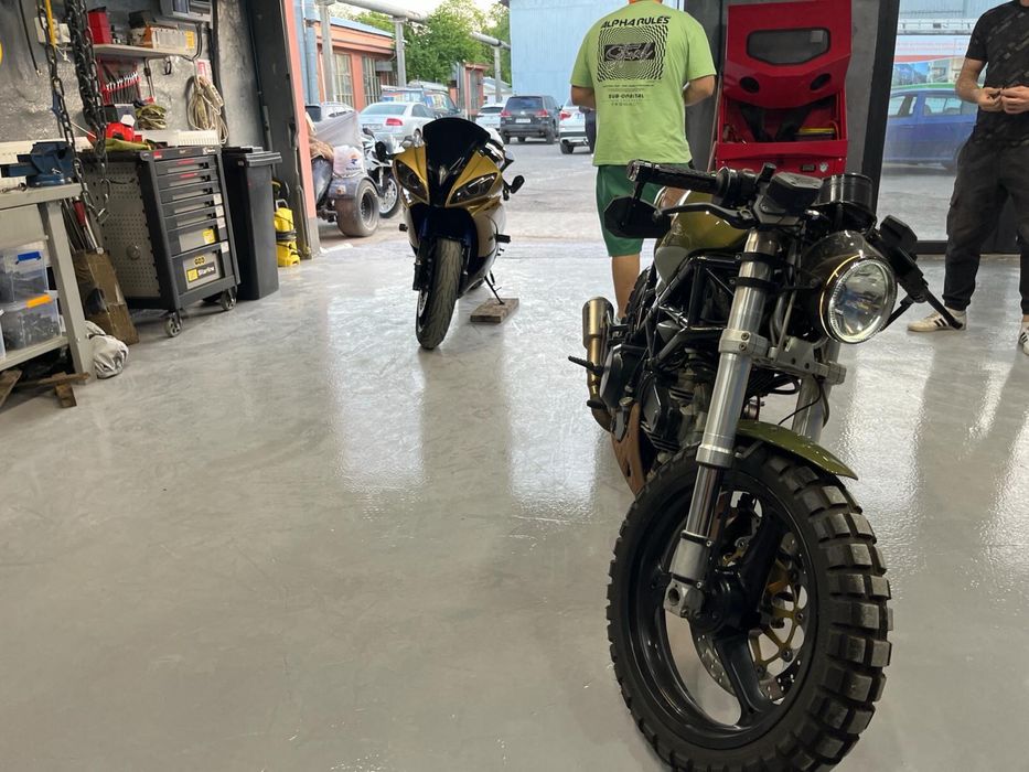 Ducati Monster 600 Cafe Racer
