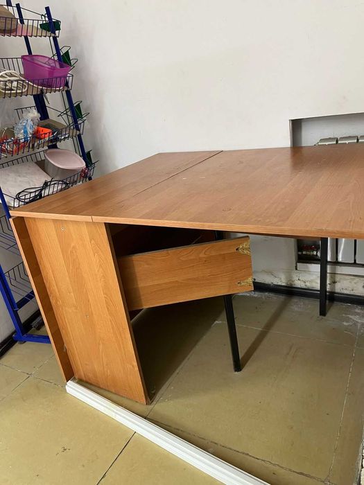 Стол раскладной, деревянный