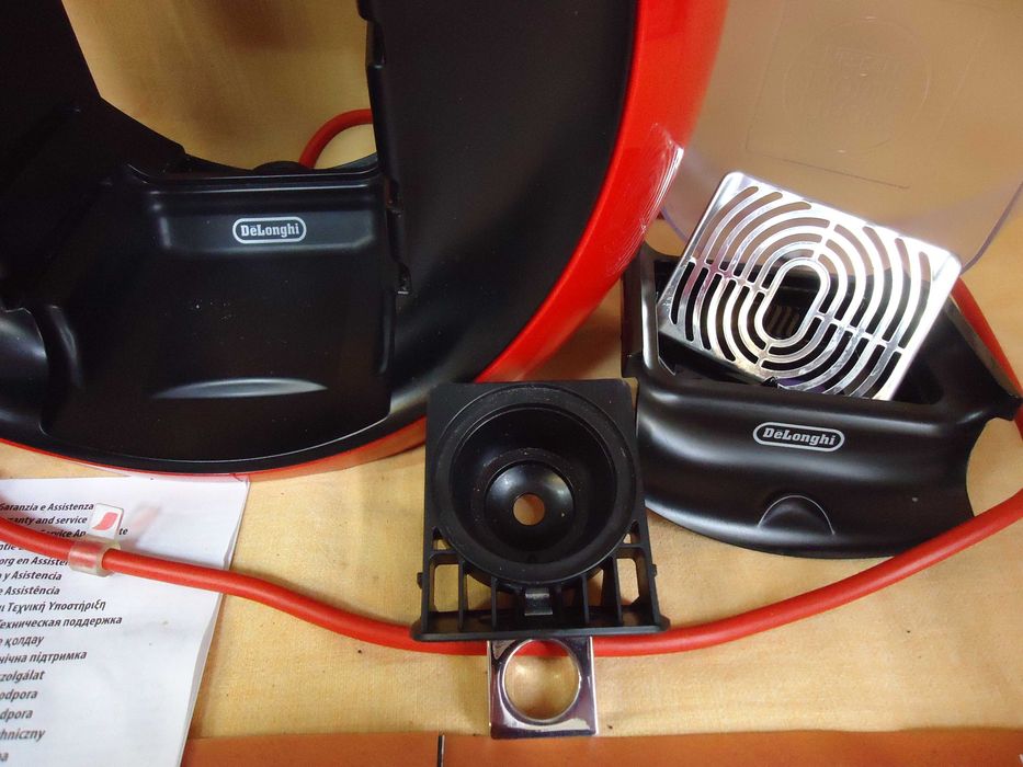 Кафемашина с гаранция 1 година Automat NESCAFÉ® система Dolce Gusto Delonghi Circolo.Red